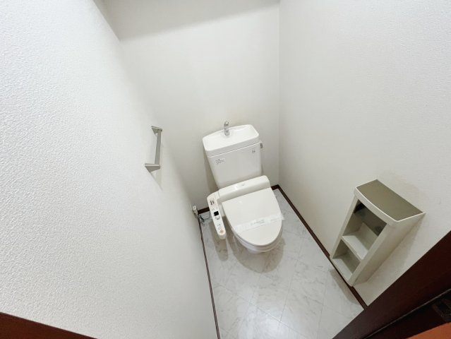 バリュージュ井原　B棟のトイレ