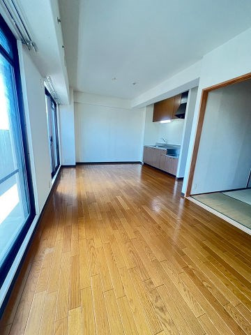 レーベンハイム西川の居間・リビング