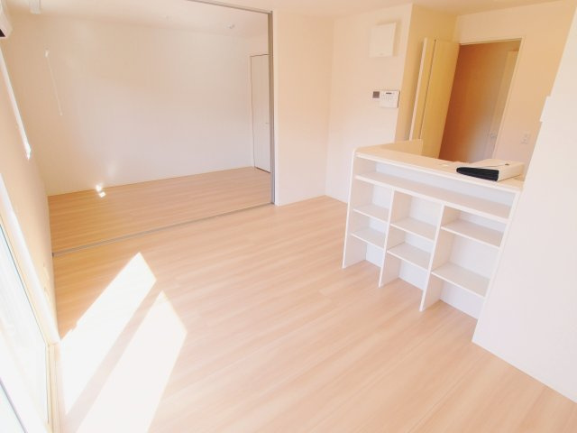 Ｃａｍｐｈｏｒａ　Ｔｒｅｅの居間・リビング