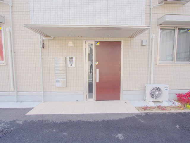Ｃａｍｐｈｏｒａ　Ｔｒｅｅのエントランス