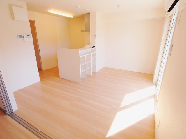 Ｃａｍｐｈｏｒａ　Ｔｒｅｅの居間・リビング