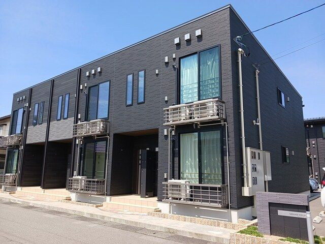 ＧＲＡＮＤ　ＦＩＥＬＤ　Ａの外観