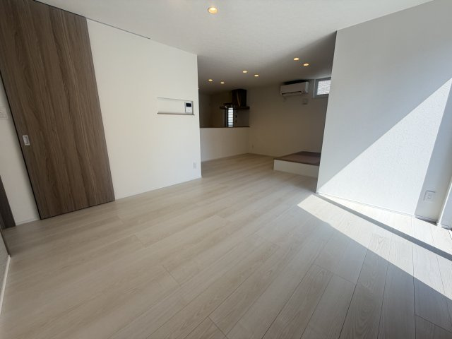 姫路市飾東町庄の新築一戸建の居間・リビング