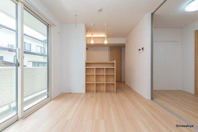 イーストレジデンスの居間・リビング