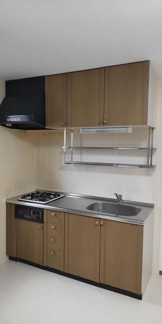 メゾン駒木Ａのキッチン|コンパクトなキッチンで掃除もラクラク