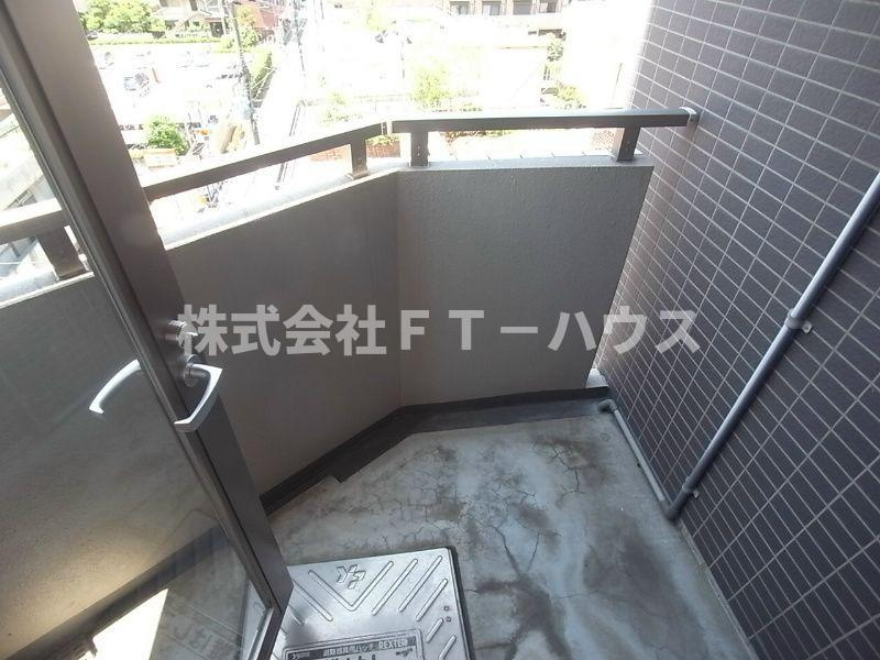 メルヴェイユＫＹのバルコニー