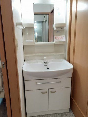 プリムローズ　Ｄの洗面所|忙しい朝には欠かせない洗面所です