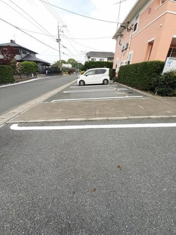 プリムローズ　Ｄの駐車場|駐車場があります