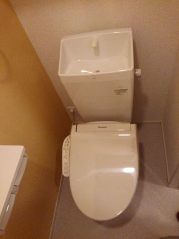アミティエ　三本松　１号館のトイレ|落ち着いたトイレです