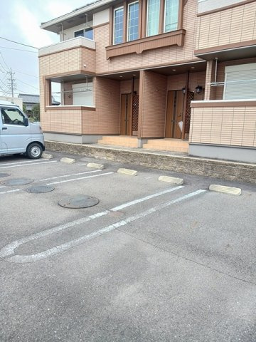 アンジュラの駐車場