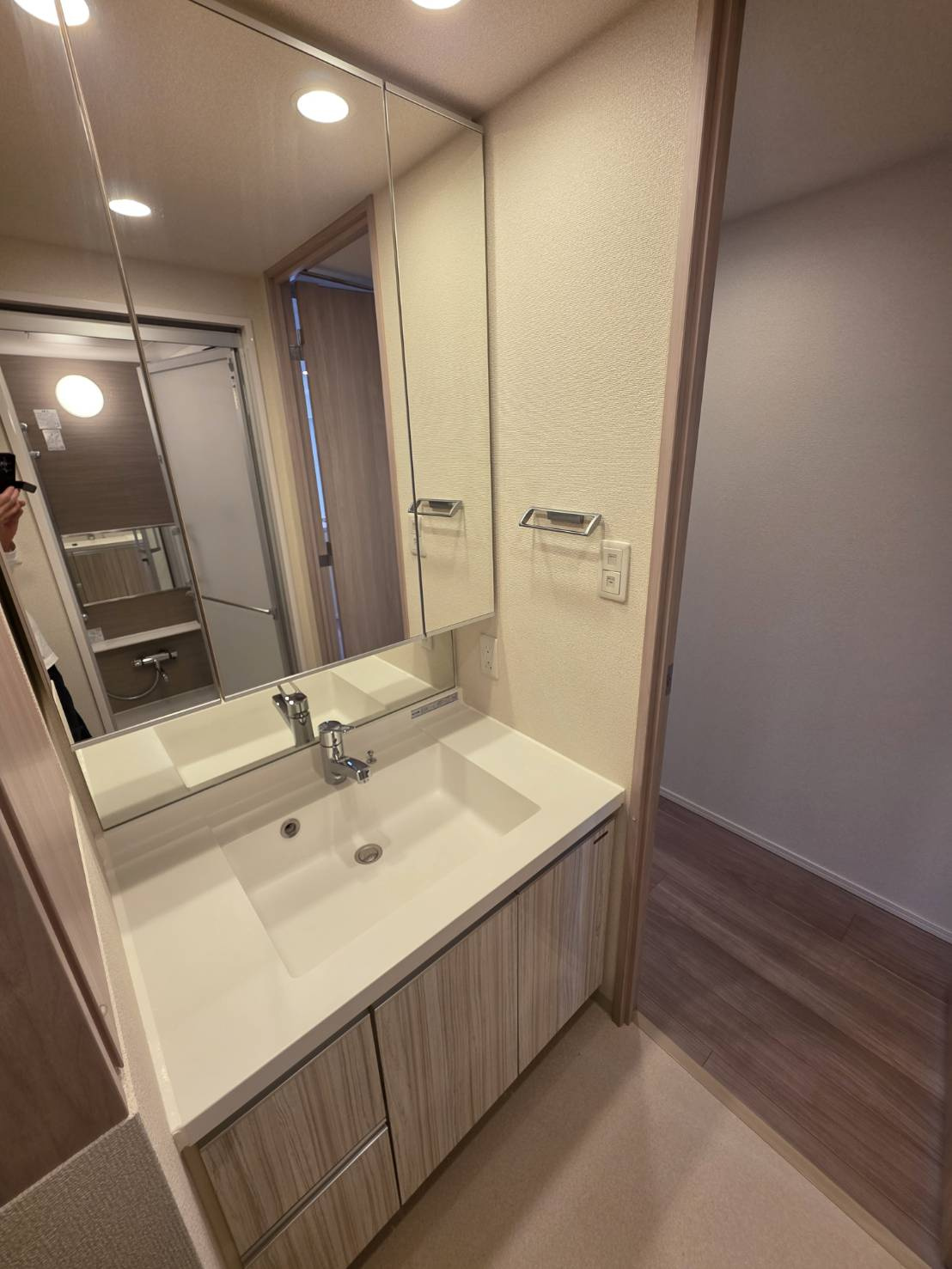 台東区東上野６丁目の賃貸マンションの洗面所