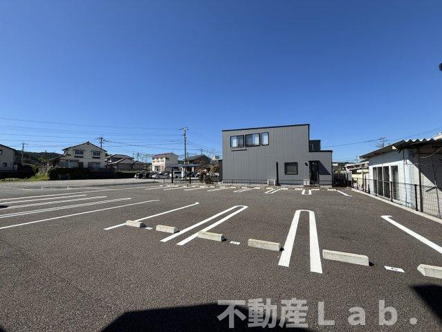 パストラーレIIの駐車場
