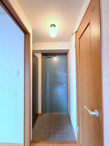 田中ハイツの玄関|明るい玄関です