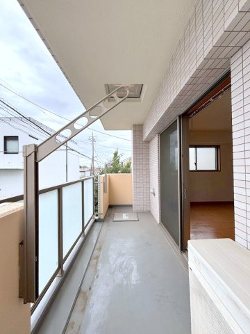 田中ハイツのバルコニー|開放的で明るい空間を演出してくれるバルコニーです