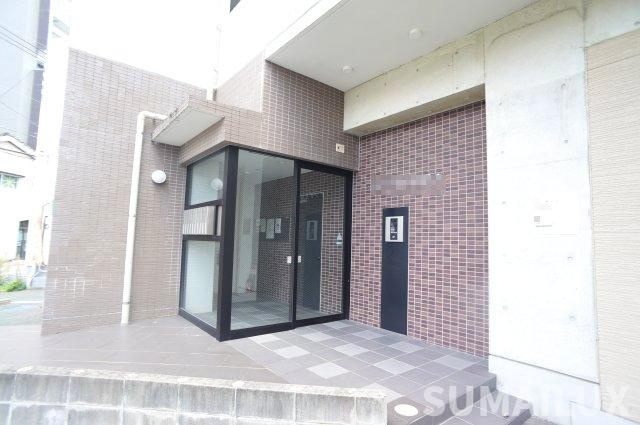 熊本市中央区水前寺５丁目の賃貸マンションのエントランス