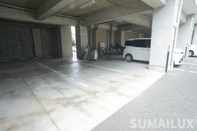 熊本市中央区水前寺５丁目の賃貸マンションの駐車場