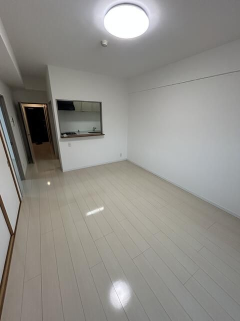 川口市南鳩ヶ谷７丁目の賃貸マンションの居間・リビング