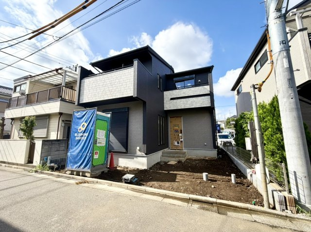 練馬区大泉町１丁目新築戸建　長期優良認定住宅の前面道路含む現地写真