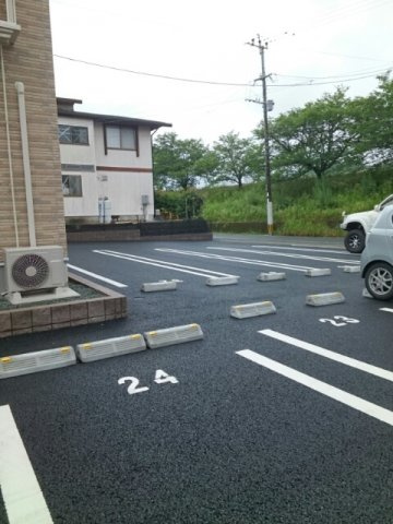 ノースリバーⅡ番館　Ｂの駐車場