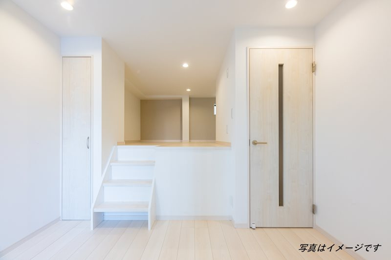 熊本市西区蓮台寺１丁目のアパートの居間・リビング