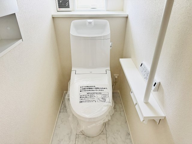 八王子市　元八王子町　新築一戸建て　７期のトイレ|～暖房温水洗浄機能付きトイレ　冬場は特に嬉しい機能ですね～