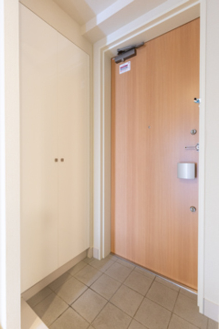 メルクマール京王笹塚レジデンスの玄関|※写真は同タイプ住戸です。