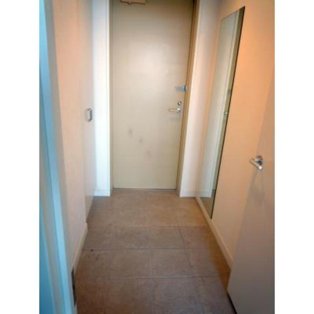 ホワイトフロントの玄関|※写真は同タイプ住戸です。