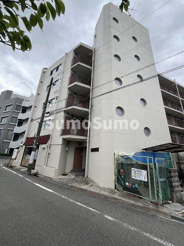シャトル ヨネの外観