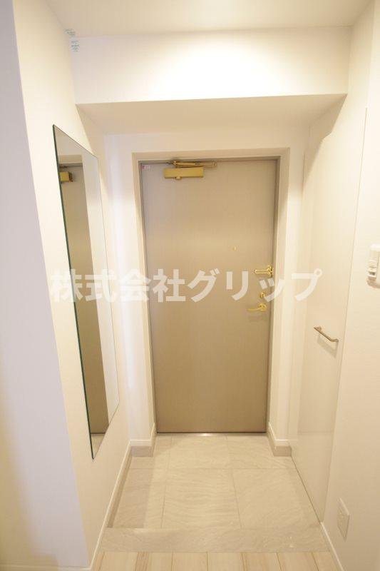 リヴシティ横濱新川町弐番館の玄関