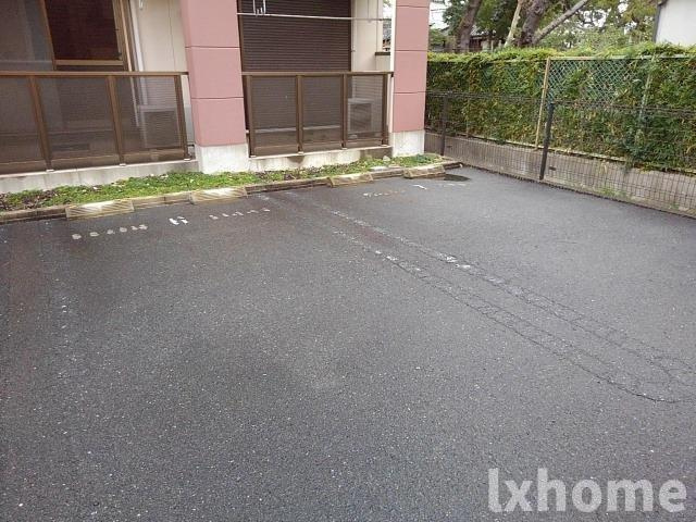 アビタシオン・シエルの駐車場