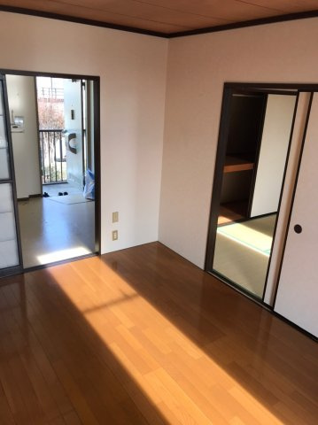 茨城県水戸市アパート+戸建　満室二棟一括の洋室