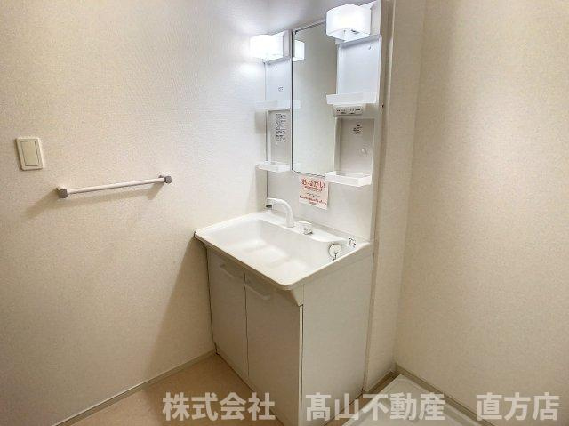 直方市大字知古のアパートの洗面所