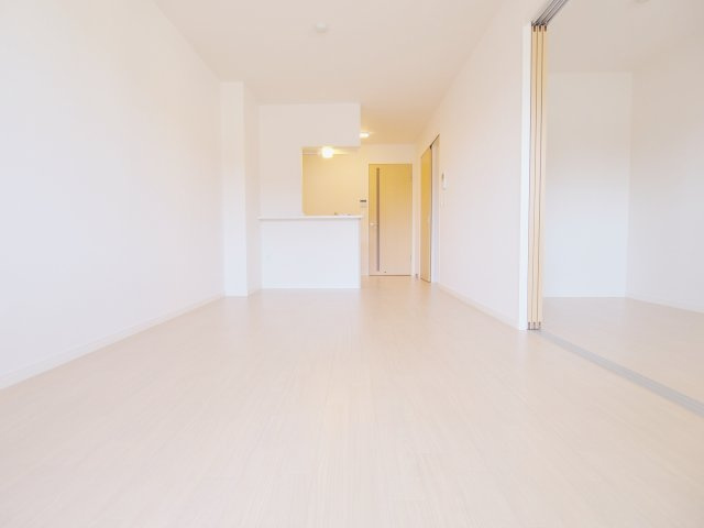 ソレイユ昭和町の居間・リビング