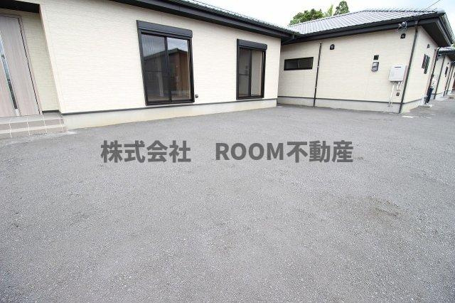 ひなた住宅(三股町樺山)の駐車場|駐車スペースもあります