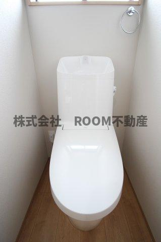ひなた住宅(三股町樺山)のトイレ|落ち着いた色調のトイレです