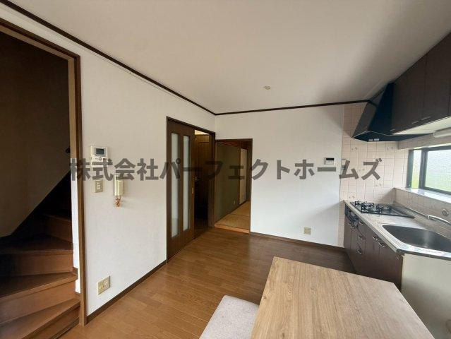 成美町戸建　賃貸のキッチン|ダイニングキッチンです