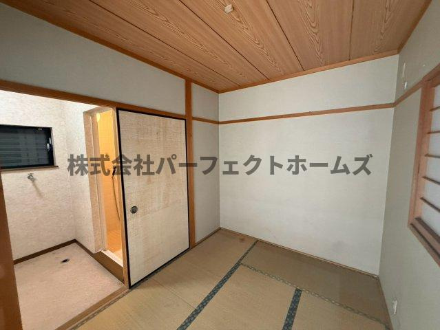 成美町戸建　賃貸の和室|和室、ちょっとしたくつろぎスペースにいかがでしょうか