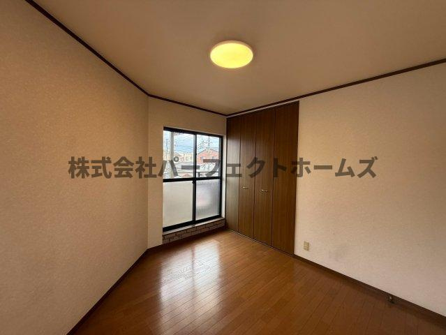 成美町戸建　賃貸の洋室|ゆったりした洋室です