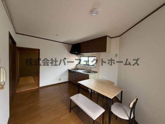 成美町戸建　賃貸のキッチン|ダイニングキッチンです