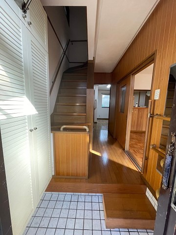 能登町戸建の玄関