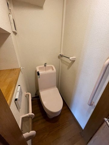 能登町戸建のトイレ