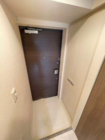 プレサンス阿波座ステーションフロントの玄関
