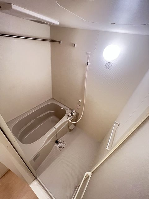 プラージュコート浜の浴室