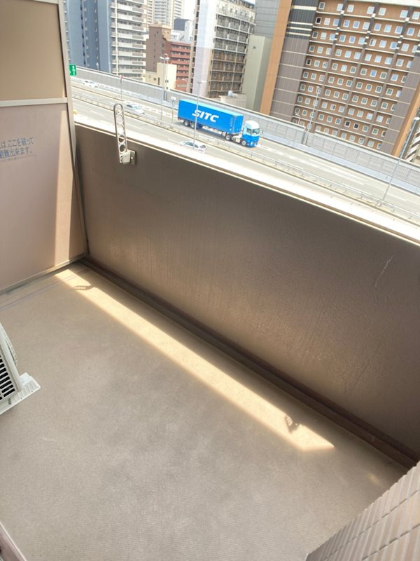 エスライズ本町東のバルコニー