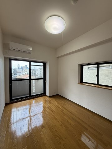 クレール谷町の居間・リビング