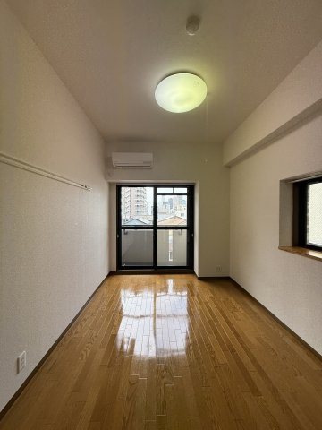 クレール谷町の寝室