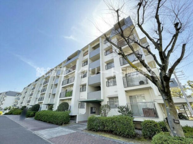 グリーンヒル光善寺住宅15号棟の構造・工法・仕様|鉄筋コンクリート5階建て
■物件内覧・資金計画相談・住宅ローン相談、リフォーム相談、お問合せ受付中■
※当日・翌日のご内覧、ご相談はお電話でのお問合せがスムーズです！