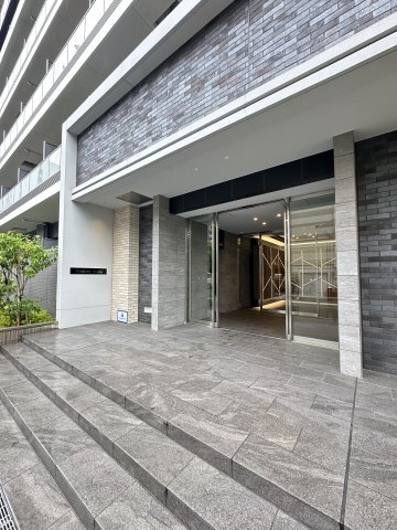 Dimora難波のエントランス