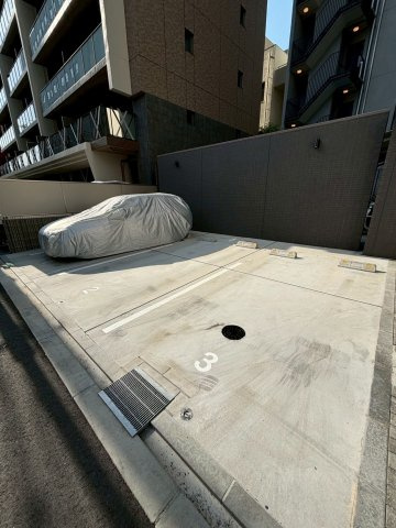 Dimora難波の駐車場