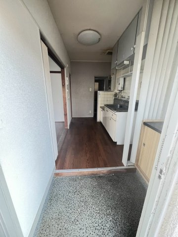 メゾン神戸県庁前の玄関